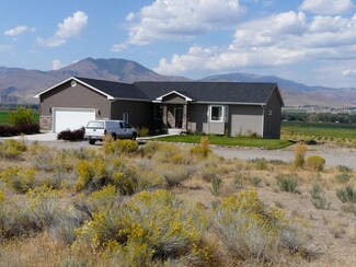 3150 Hot Springs Rd, Challis, ID 83226