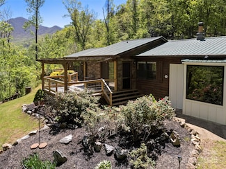 44 Sutton Knob Rd, Candler, NC 28715