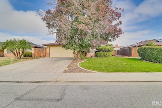 528 Francis St, Bakersfield, CA 93308