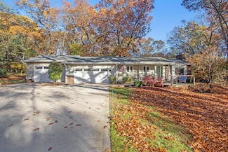 89 S Division Ave, Holland, MI 49424