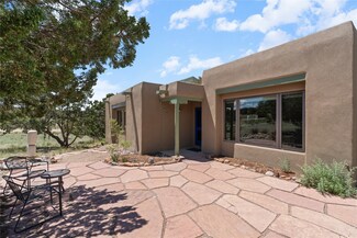 2 Gavilan Ct, Santa Fe, NM 87508