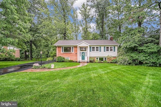 12023 Wayland St, Oakton, VA 22124
