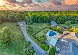 1825 N Lovvorn Rd, Christiana, TN 37037
