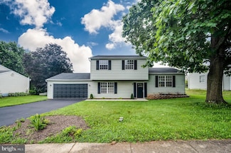 615 Pomander Ave, Reading, PA 19606