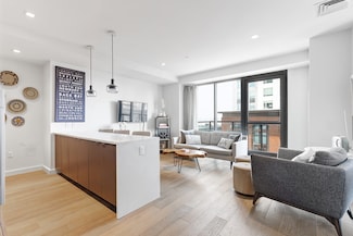375 Canal St Unit 709, Somerville, MA 02145