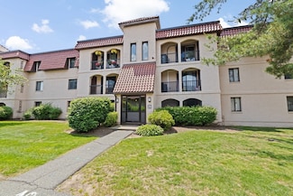 685 Oak St Unit 265, Brockton, MA 02301