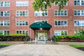 926 Bloomfield Ave Unit 2C, Glen Ridge, NJ 07028