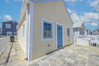 8 Hudson Walk, Breezy Point, NY 11697