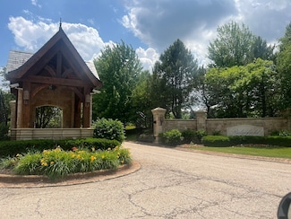 18N647 Ridgefield Blvd, Huntley, IL 60142