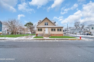 45 Center Ave, Keansburg, NJ 07734