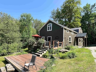 168 Howard Rd, Jamaica, VT 05343