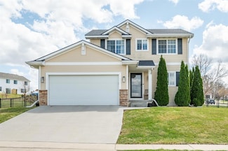 2817 Brockway Dr, Des Moines, IA 50320