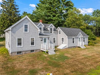 106 Clay Hill Rd, Cape Neddick, ME 03902