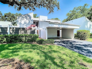4137 Northmeadow Cir, Tampa, FL 33618
