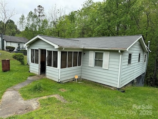 338 Eastview Place NW, Lenoir, NC 28645