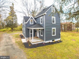 201 Green St, Beverly, NJ 08010