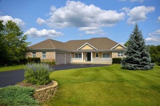 5106 Tall Oaks Dr, Ringwood, IL 60072