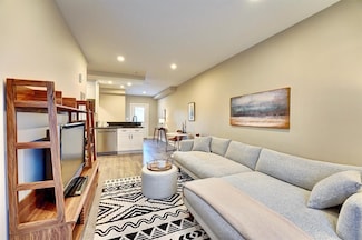 621 Islington St Unit C, Portsmouth, NH 03801