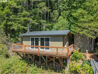 1523 N Tenmile, Lakeside, OR 97449