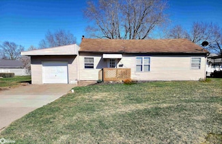 405 N Greeley St, Corydon, IA 50060
