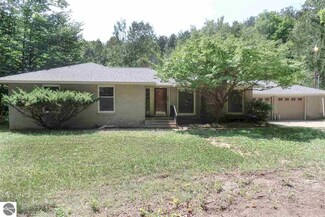 2584 Warren Rd, Beulah, MI 49617