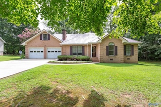 124 Mountain Creek Dr, Gadsden, AL 35901