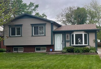 28430 Meadow Ct, Romulus, MI 48174