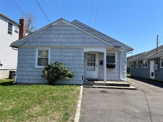 44 Firwood Rd, Port Washington, NY 11050