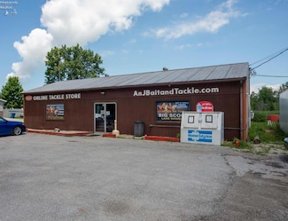6797 W Lakeshore Dr, Port Clinton, OH 43452