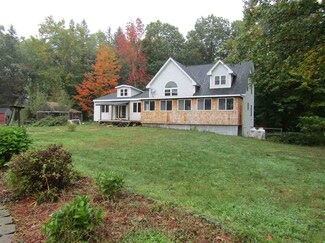 570 County Rd, Bradford, NH 03221