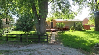 305 N Davis St, Walton, IN 46994