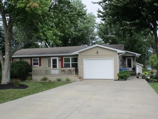 7008 Terry Lake Rd, Hamilton, IN 46742