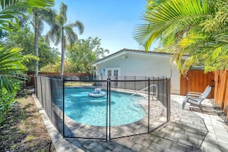 5720 Van Buren St, Hollywood, FL 33023