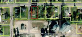 302 E Webster St, Benton, IL 62812