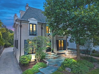 4537 Clausen Ave, Western Springs, IL 60558