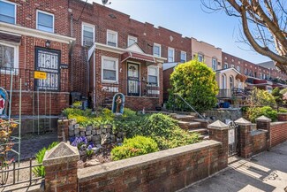 21-17 38th St, Astoria, NY 11105