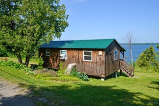 28 Daniels Ln, Hammond, NY 13646