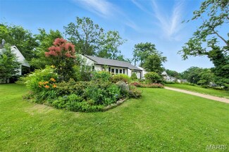 7142 Circleview Dr, Saint Louis, MO 63123