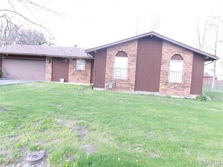 20 Triland Ct, Highland, IL 62249