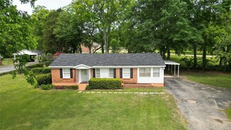 5210 Shady Dr, Millbrook, AL 36054