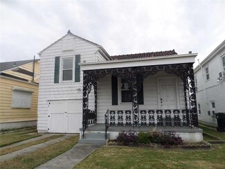 3752 Clermont Dr, New Orleans, LA 70122