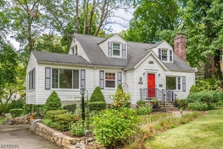 329 Morris Ave, Mountain Lakes, NJ 07046