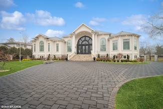 2315 N Arlington Heights Rd, Arlington Heights, IL 60004