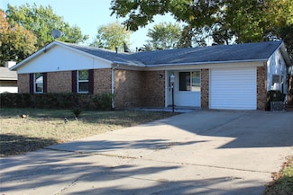 817 Edgehill Dr, Hurst, TX 76053