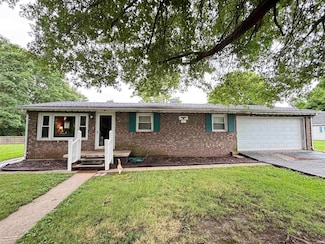 303 Seventh St, Cayuga, IN 47928