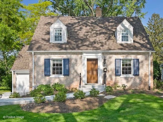 1011 N Washington St, Wheaton, IL 60187