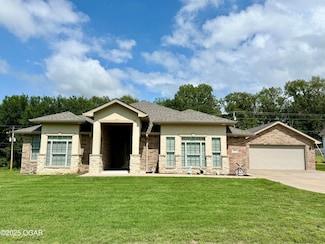 2035 Chickadee Dr, Webb City, MO 64870