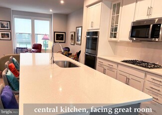 2839 Hokie Ln, Hybla Valley, VA 22306