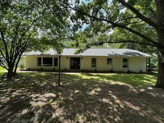 156 Shady Ln, West Point, MS 39773