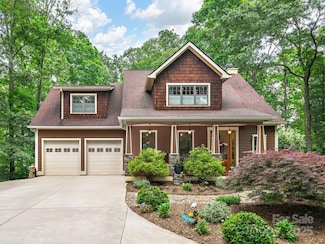 15 Bonnies Ln, Asheville, NC 28803